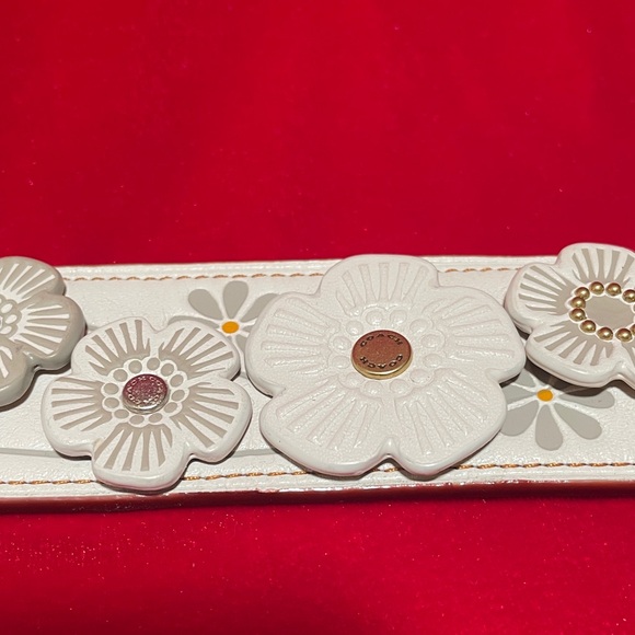 Coach Tea Rose Strap! - Picture 4 of 10